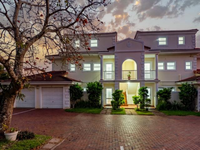 Apartment for sale in Umhlanga, Kwazulu-natal