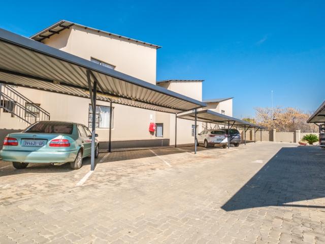Apartment for sale in Hartbeespoort Dam Nature Reserve, North West