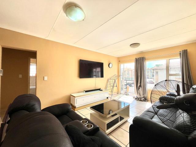 Apartment for sale in Vosloorus, Gauteng