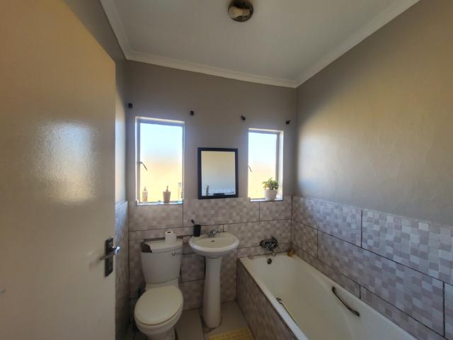 Apartment for sale in Vosloorus, Gauteng