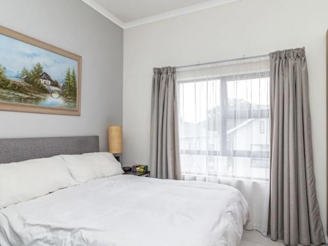 Apartment for sale in Johannesburg Ward 32, Sandton
