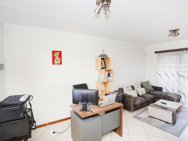 Apartment for sale in Heuweloord, Gauteng