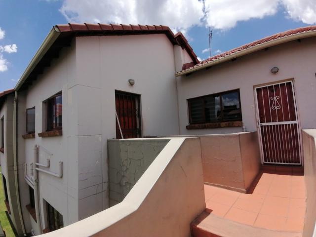 Apartment for sale in Vosloorus, Gauteng
