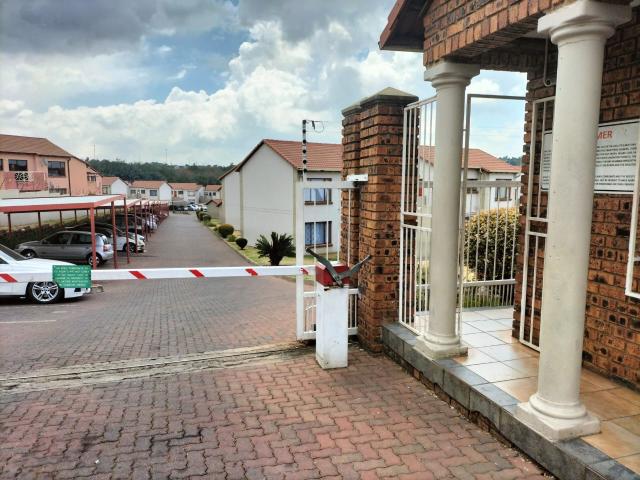 Apartment for sale in Vosloorus, Gauteng