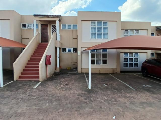 Apartment for sale in Vosloorus, Gauteng