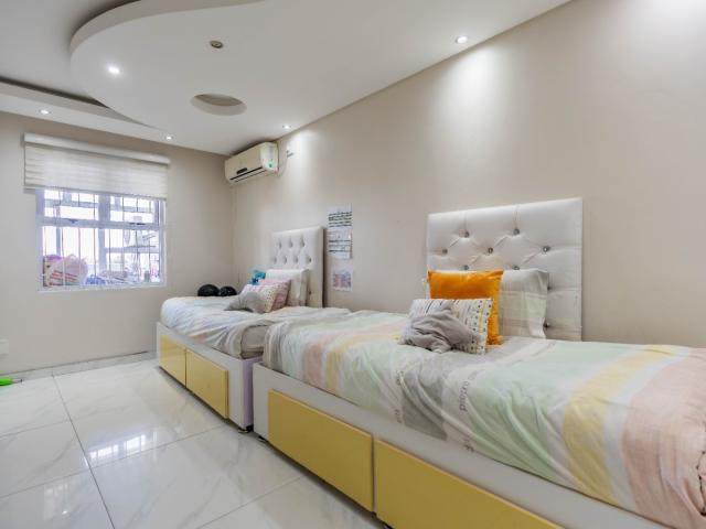 Apartment for sale in Seaview, Kwazulu-natal