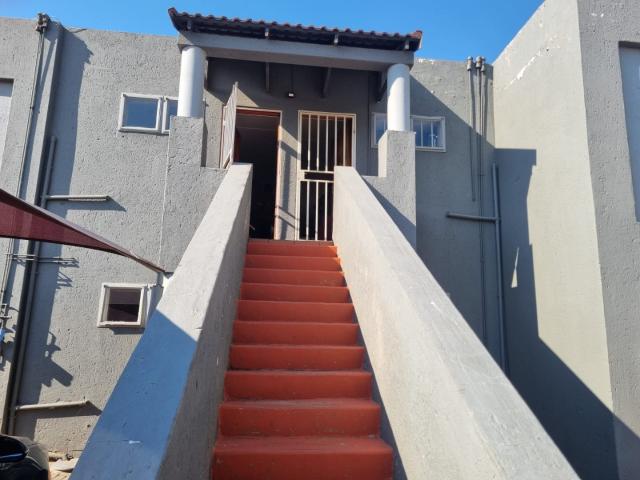 Apartment for sale in Vosloorus, Gauteng