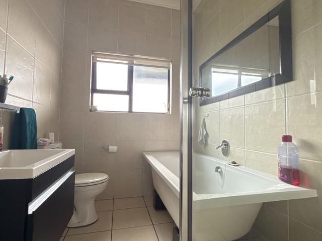 Apartment for sale in Vosloorus, Gauteng
