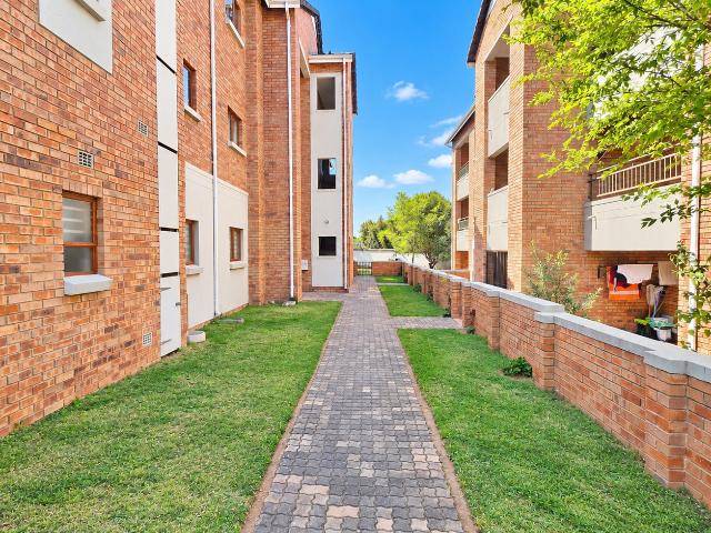 Apartment for sale in North & Sandton, Randburg