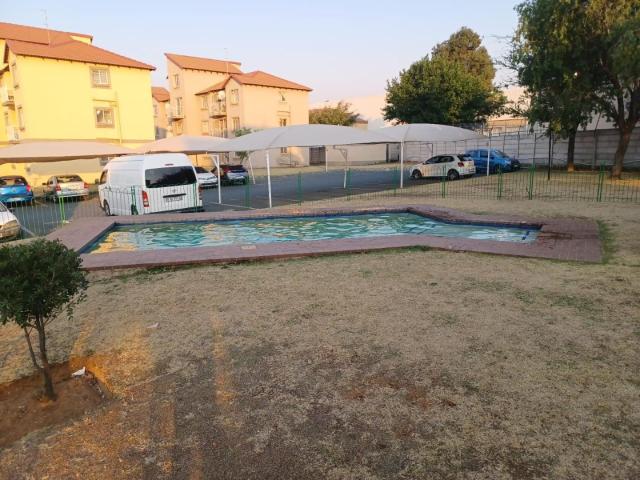 Apartment for sale in Vosloorus, Gauteng