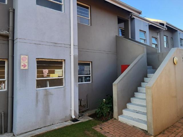 Apartment for sale in Vosloorus, Gauteng