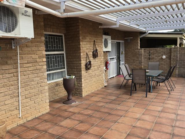 Apartment for sale in Dr Kenneth Kaunda, North West