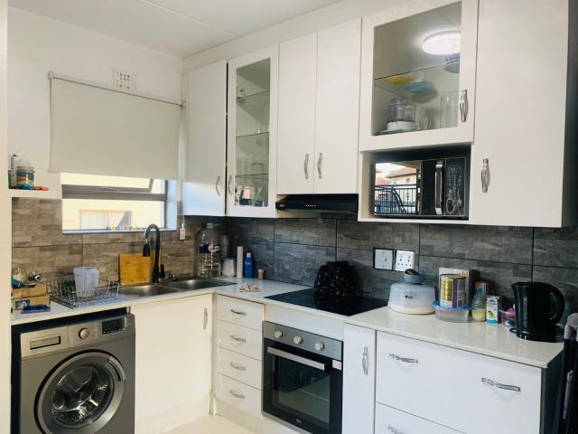 Apartment for sale in Parklands Estate, City of Ekurhuleni Metropolitan Municipality