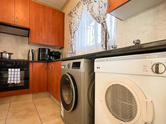 Apartment for sale in Paulshof, Sandton