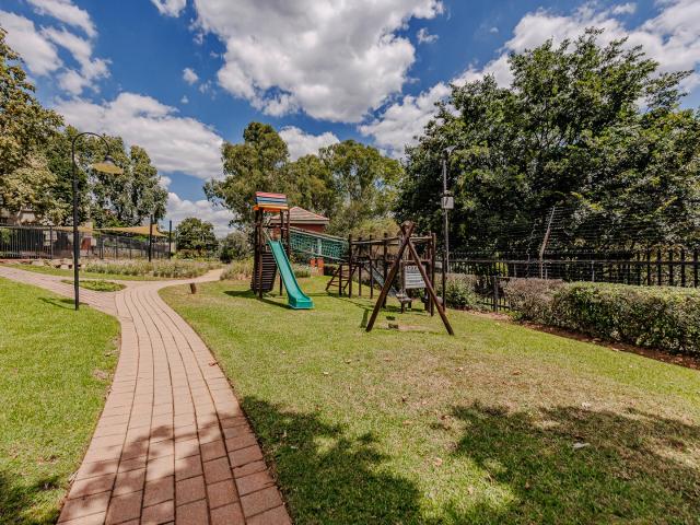Apartment for sale in Paulshof, Alexandra