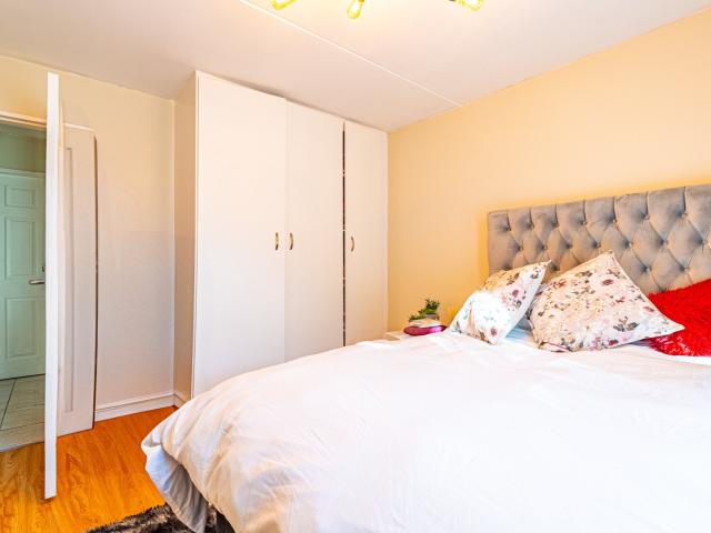 Apartment for sale in Paulshof, Alexandra