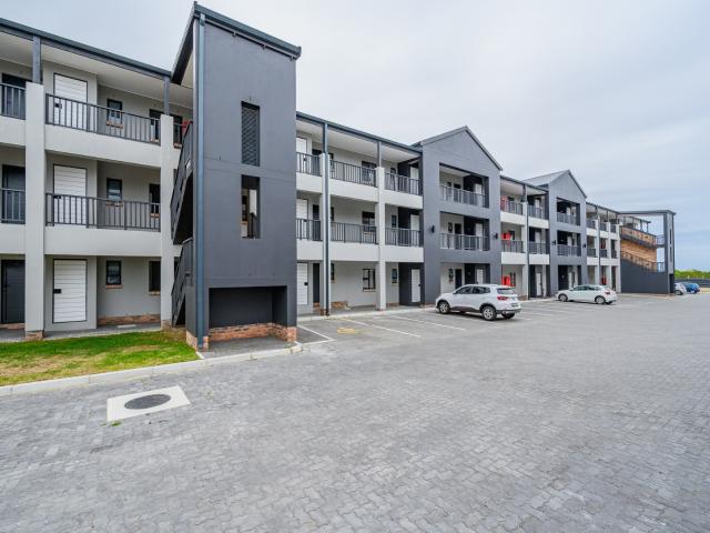 Apartment for sale in Port Elizabeth, Eastern Cape