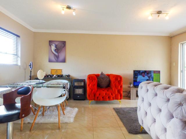 Apartment for sale in Nooitgedacht, Gauteng
