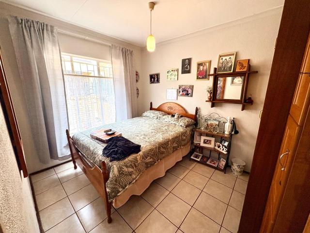 Apartment for sale in Mohlakeng, Gauteng