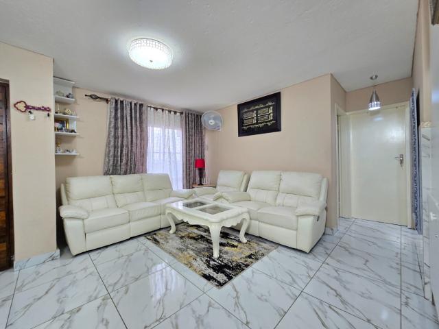 Apartment for sale in Vosloorus, Gauteng