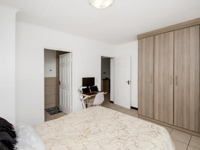 Apartment for sale in Nooitgedacht, Gauteng