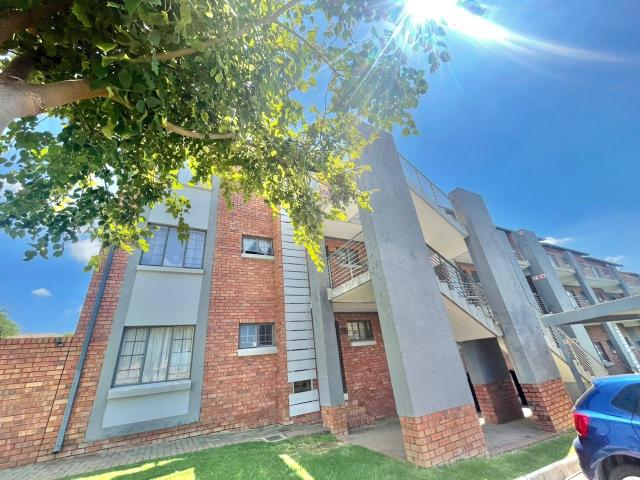 Apartment for sale in Noordwyk, City of Johannesburg Metropolitan Municipality