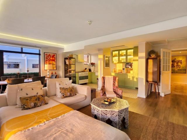 Apartment for sale in Fresnaye, Cape Town