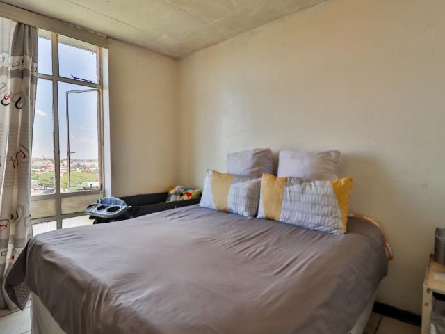 Apartment for sale in Vosloorus, Gauteng