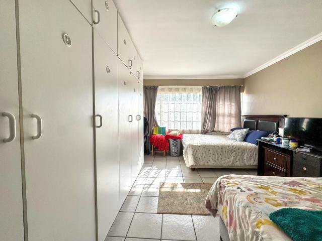 Apartment for sale in Port Elizabeth, Eastern Cape