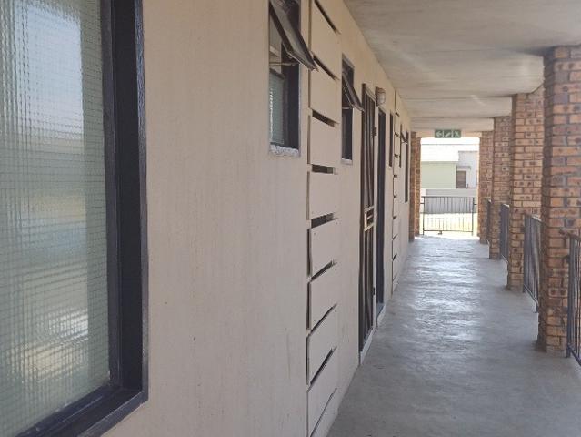 Apartment for sale in Vosloorus, Gauteng