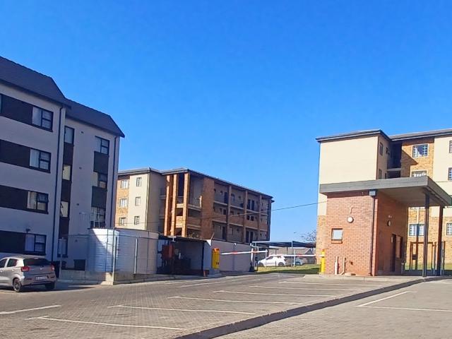 Apartment for sale in Vosloorus, Gauteng