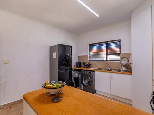 Apartment for sale in Paulshof, Alexandra