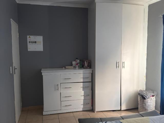 Apartment for sale in Ekurhuleni Ward 13, City of Ekurhuleni Metropolitan Municipality