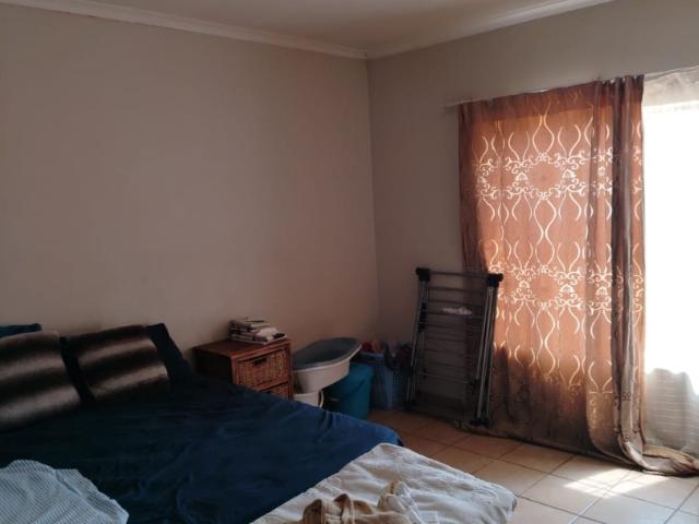 Apartment for sale in Akasia, Gauteng
