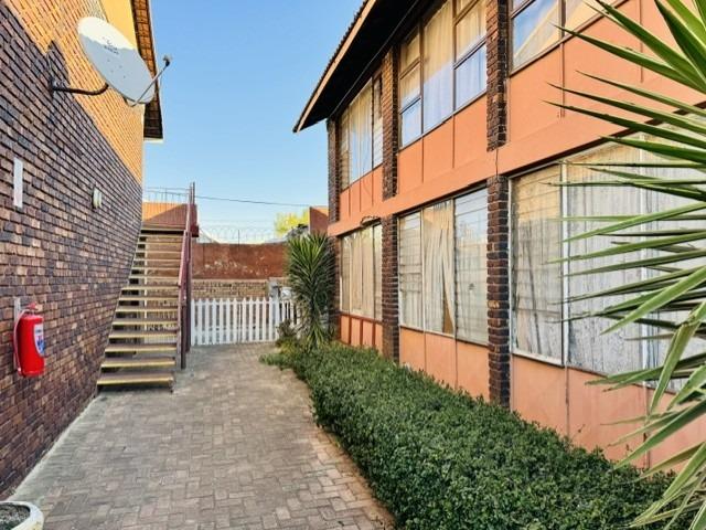 Apartment for sale in Vosloorus, Gauteng