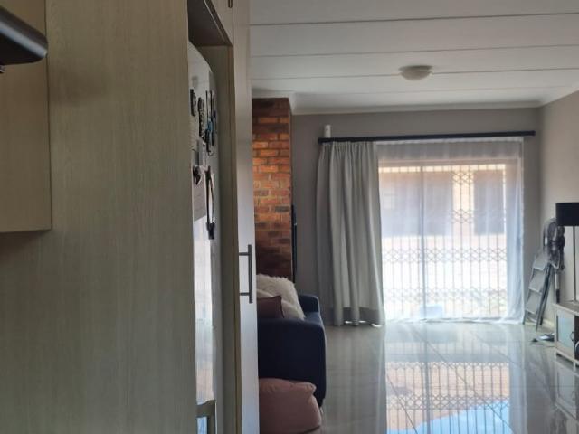 Apartment for sale in Dr Kenneth Kaunda, North West