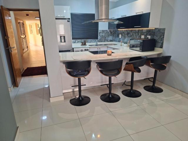 Apartment for sale in Umhlanga, Kwazulu-natal