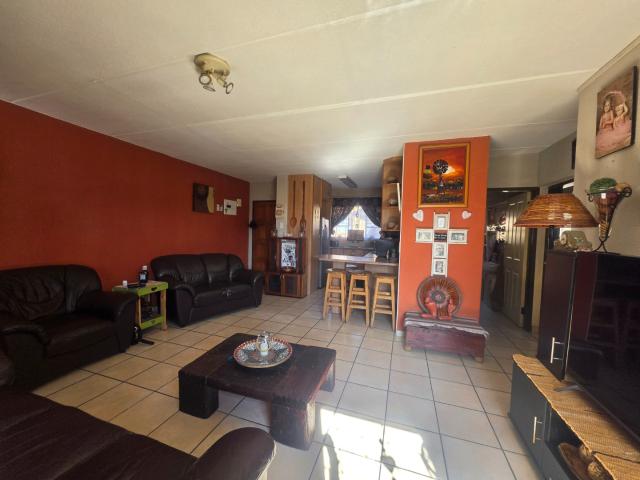 Apartment for sale in Oranjeville, Free State
