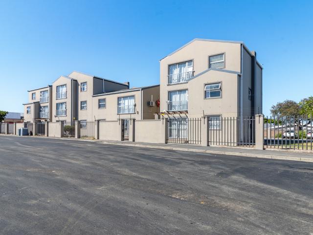 Apartment for sale in Parow, Western Cape