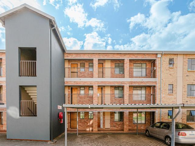 Apartment for sale in Nooitgedacht, Gauteng