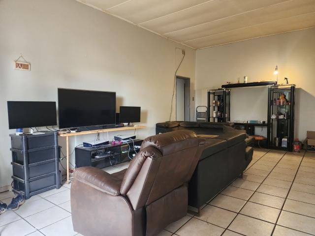 Apartment for sale in Dr Kenneth Kaunda, North West
