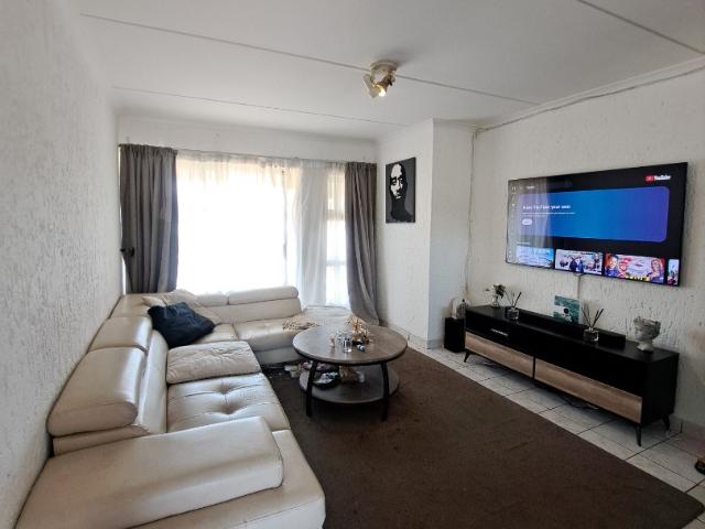 Apartment for sale in Vosloorus, Gauteng