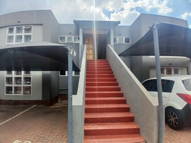 Apartment for sale in Vosloorus, Gauteng