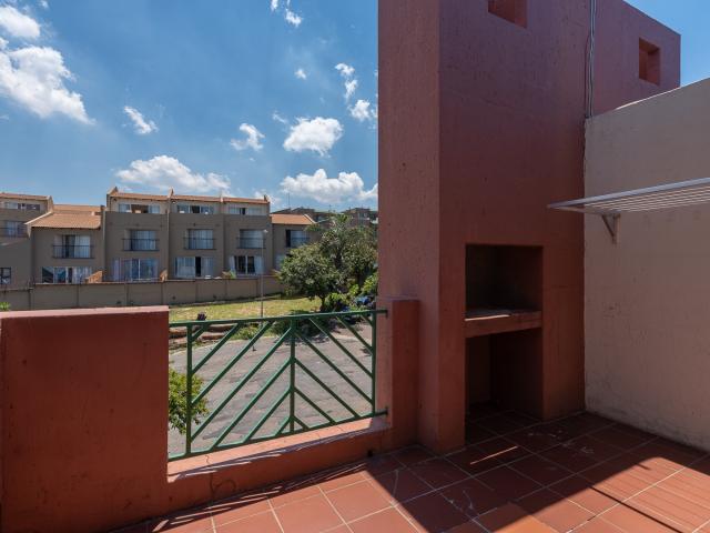 Apartment for sale in Vosloorus, Gauteng