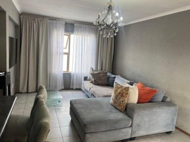 Apartment for sale in Vosloorus, Gauteng
