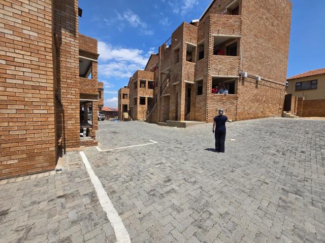 Apartment for sale in Vosloorus, Gauteng