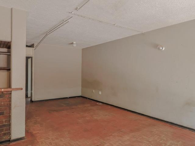 Apartment for sale in Vosloorus, Gauteng