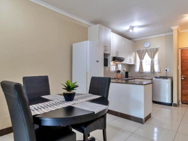 Apartment for sale in Kingsburgh, Kwazulu-natal
