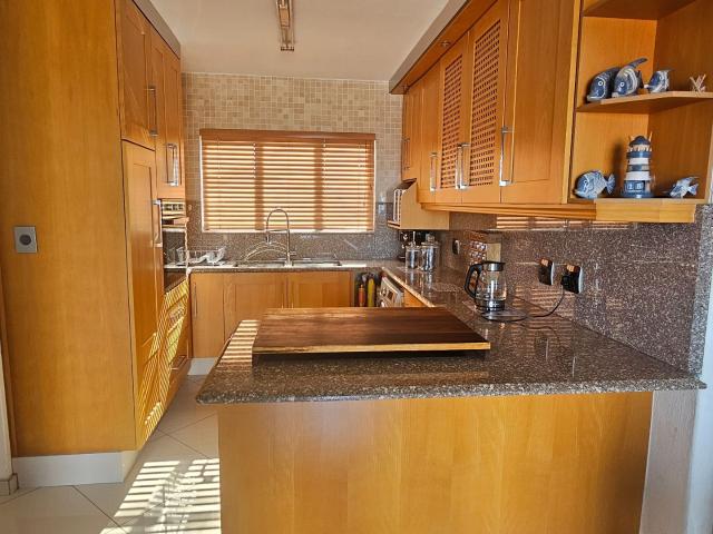 Apartment for sale in Kingsburgh, Kwazulu-natal
