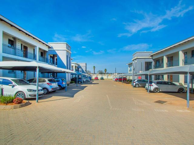 Apartment for sale in Nooitgedacht, Gauteng